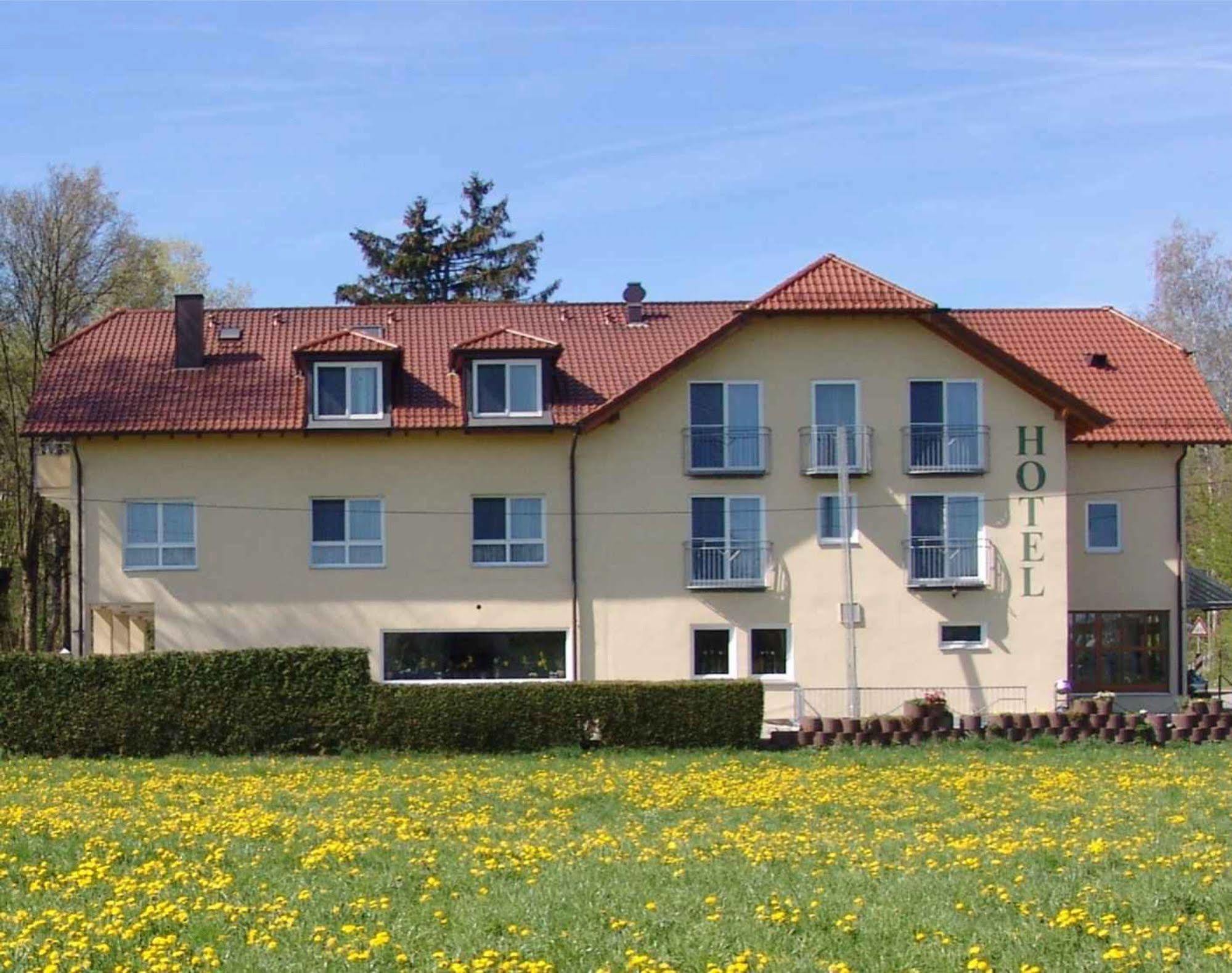 Hotel & Restaurant Dornweiler Hof Illertissen Eksteriør bilde